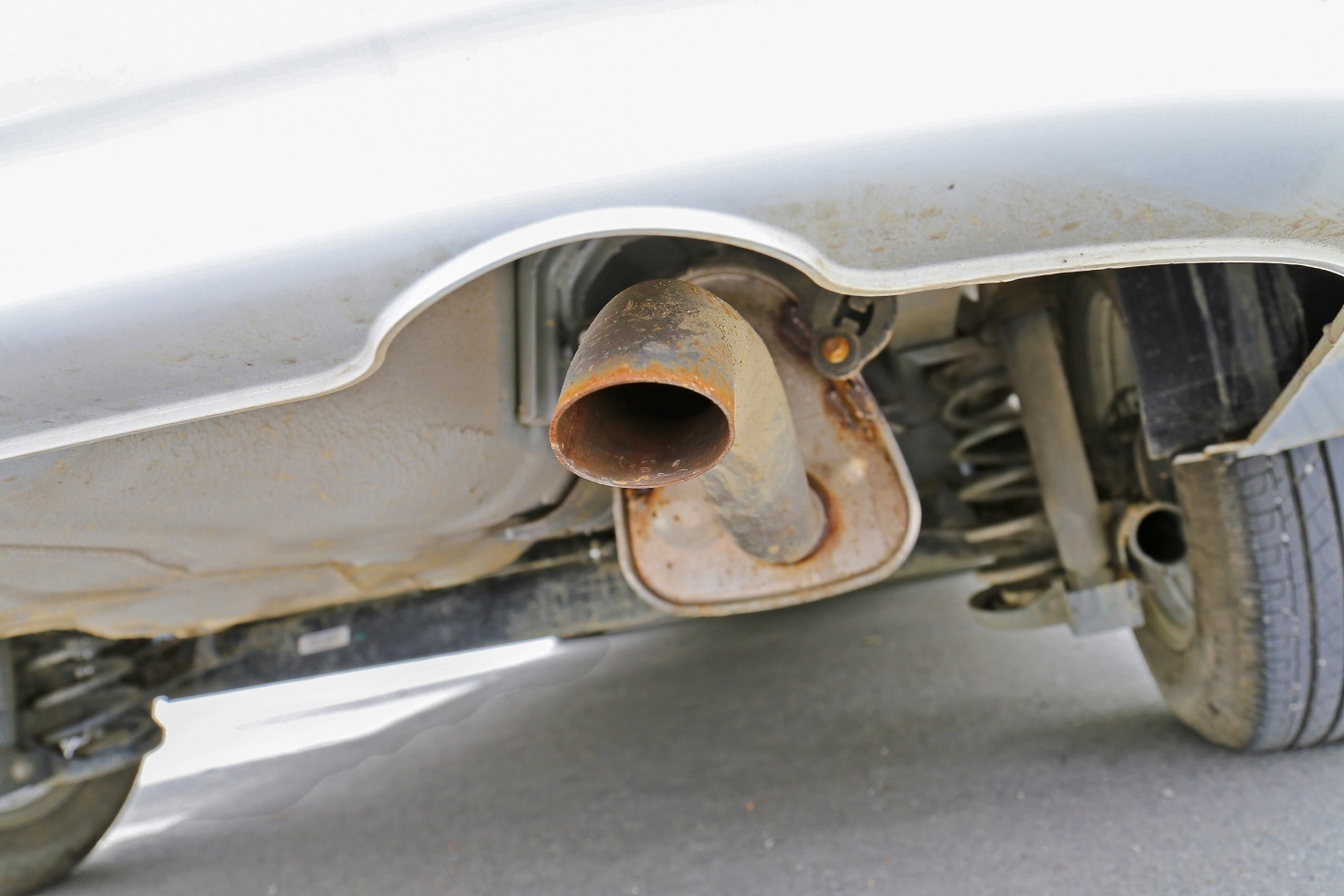 6 Signs Your Car Needs a New Exhaust System